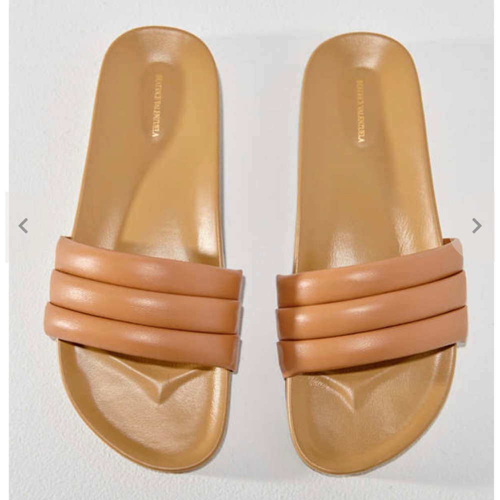 Beatrice Valenzuela classic sandals